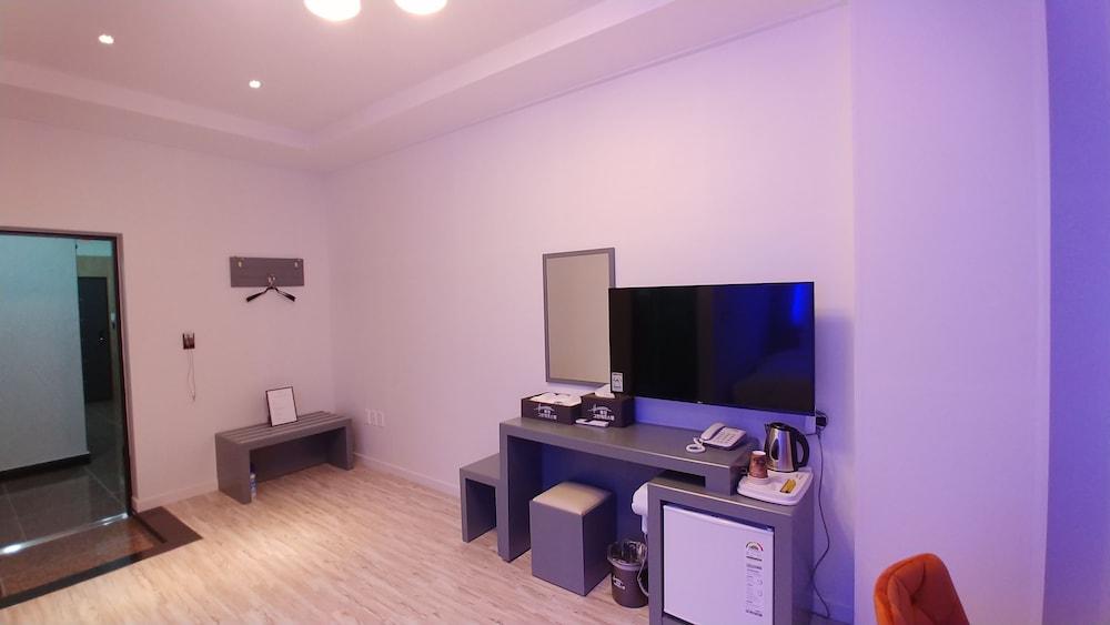 Tongyeong Grande Hostel