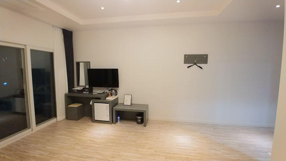 Tongyeong Grande Hostel