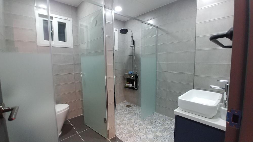 Tongyeong Grande Hostel