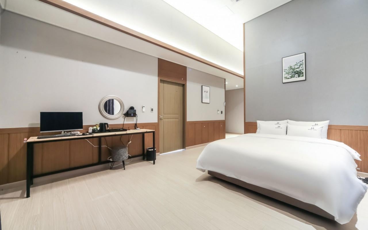 Tongyeong Bridge Hotel