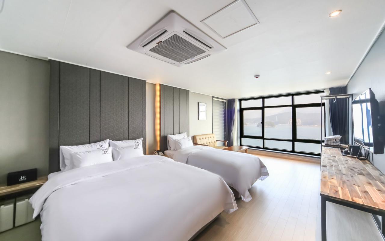 Tongyeong Bridge Hotel