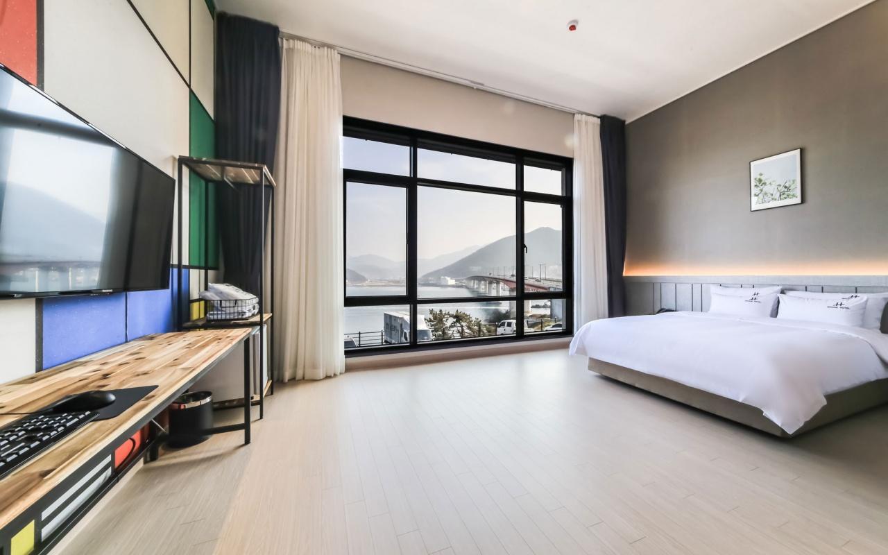 Tongyeong Bridge Hotel