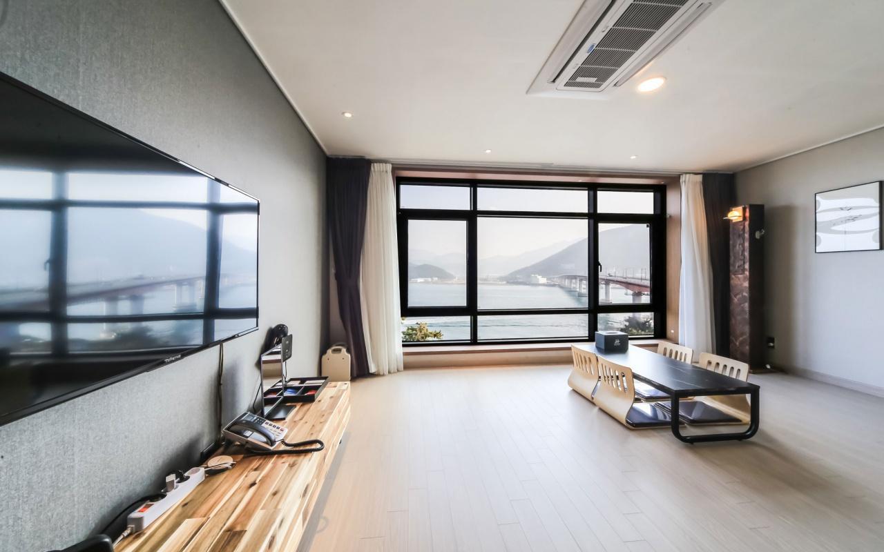Tongyeong Bridge Hotel