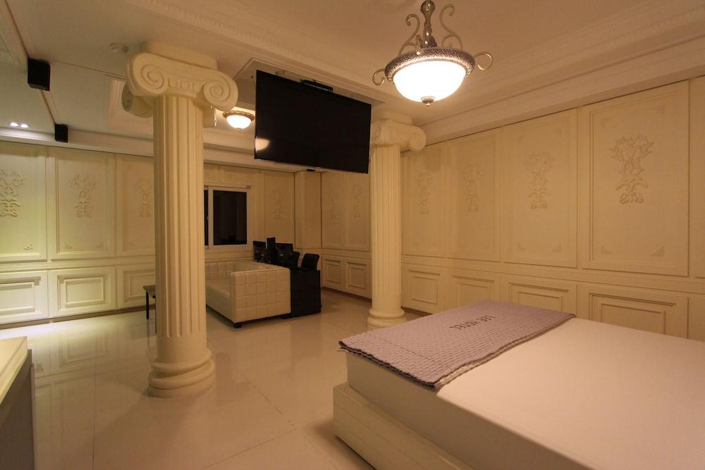 Hotel Lee