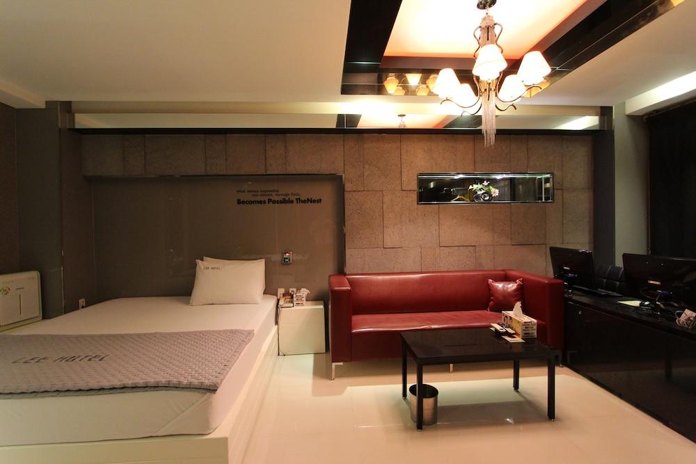 Hotel Lee