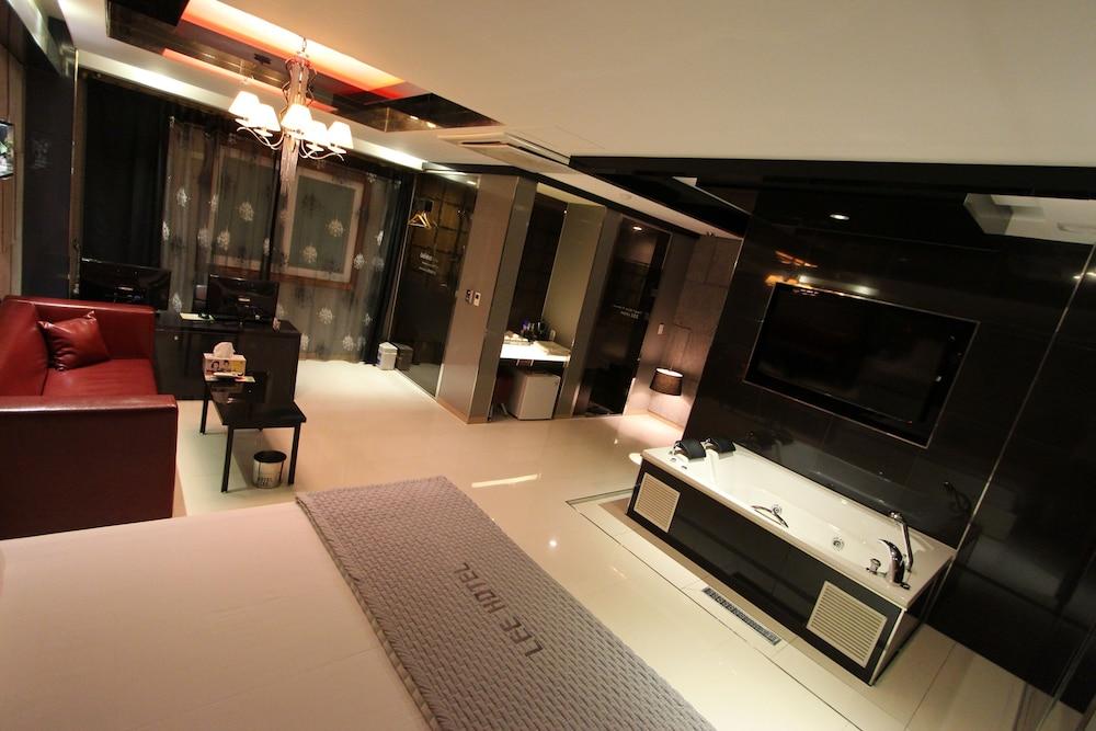Hotel Lee