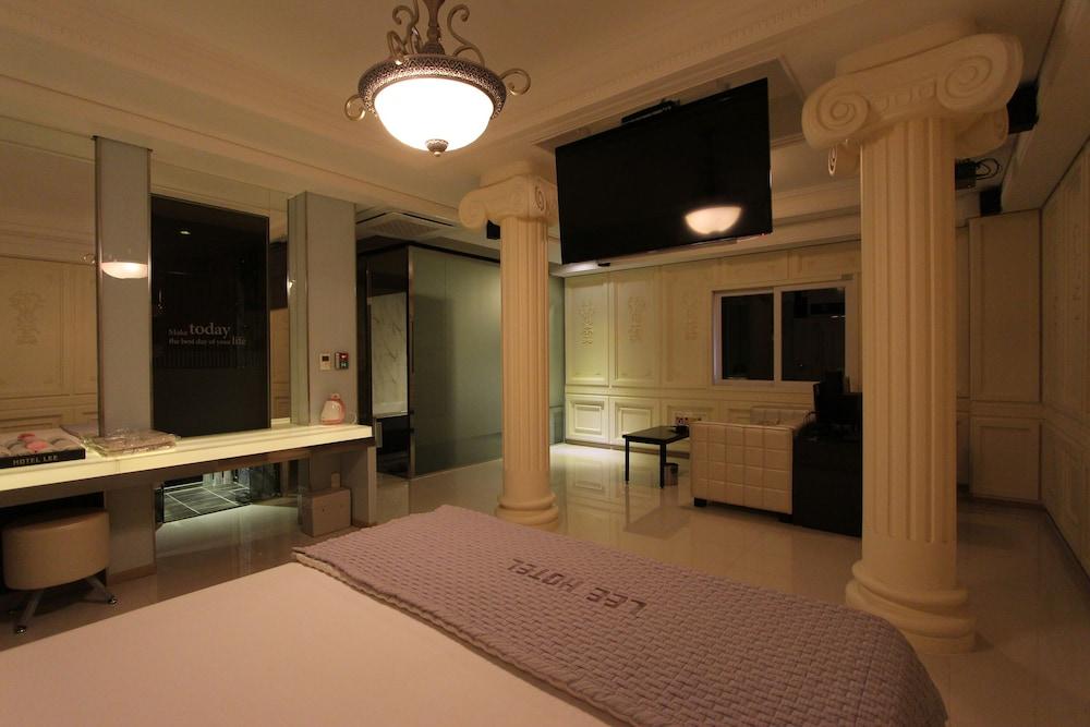 Hotel Lee
