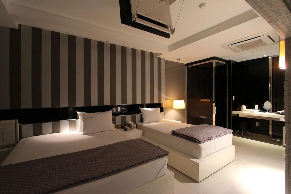 Hotel Lee