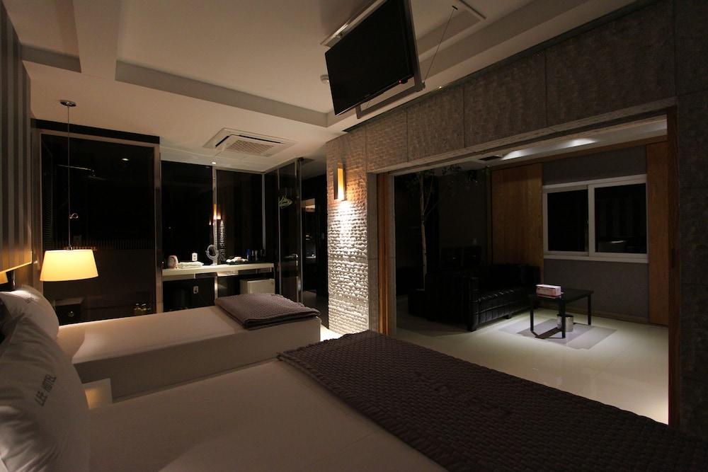 Hotel Lee