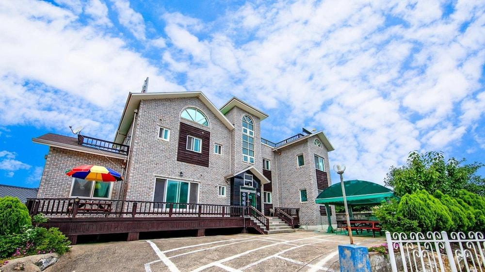 Samcheok Donghae Pension