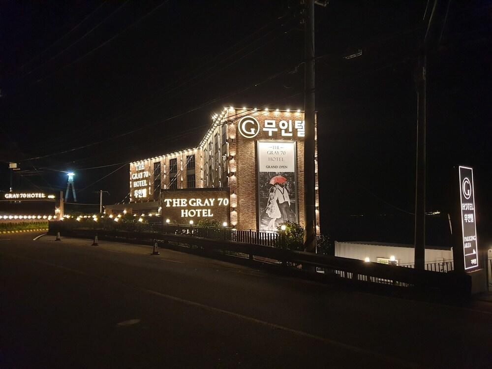Gray 70 Hotel