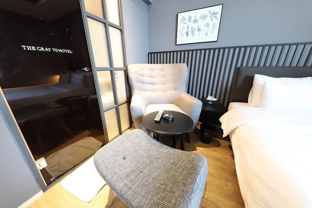 Gray 70 Hotel