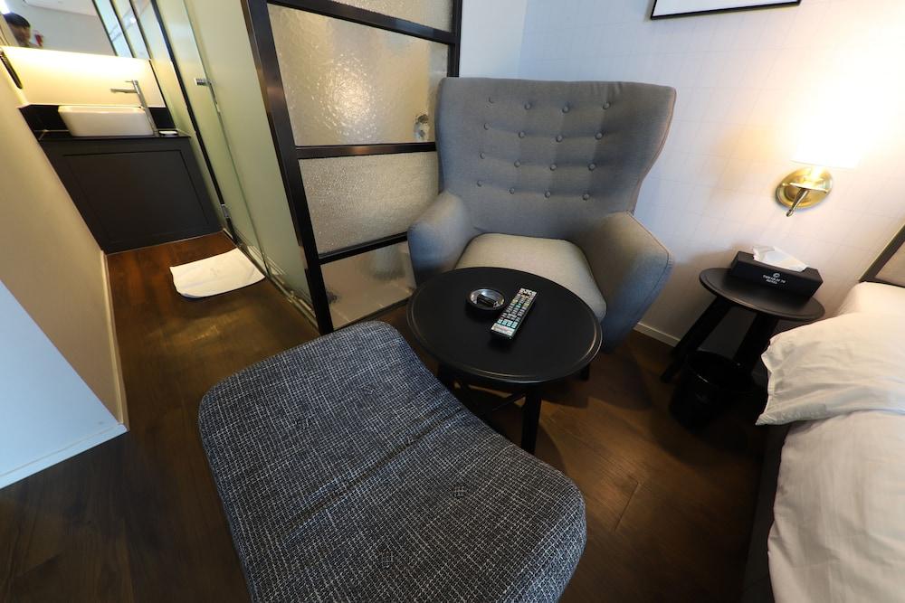 Gray 70 Hotel