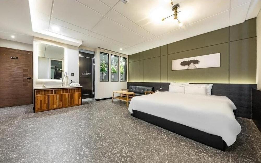 Idea Hotel