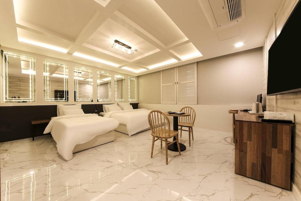 Idea Hotel