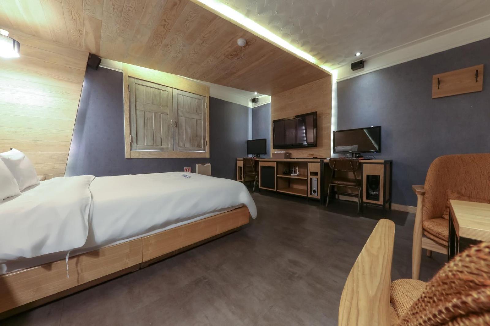 Amore Motel