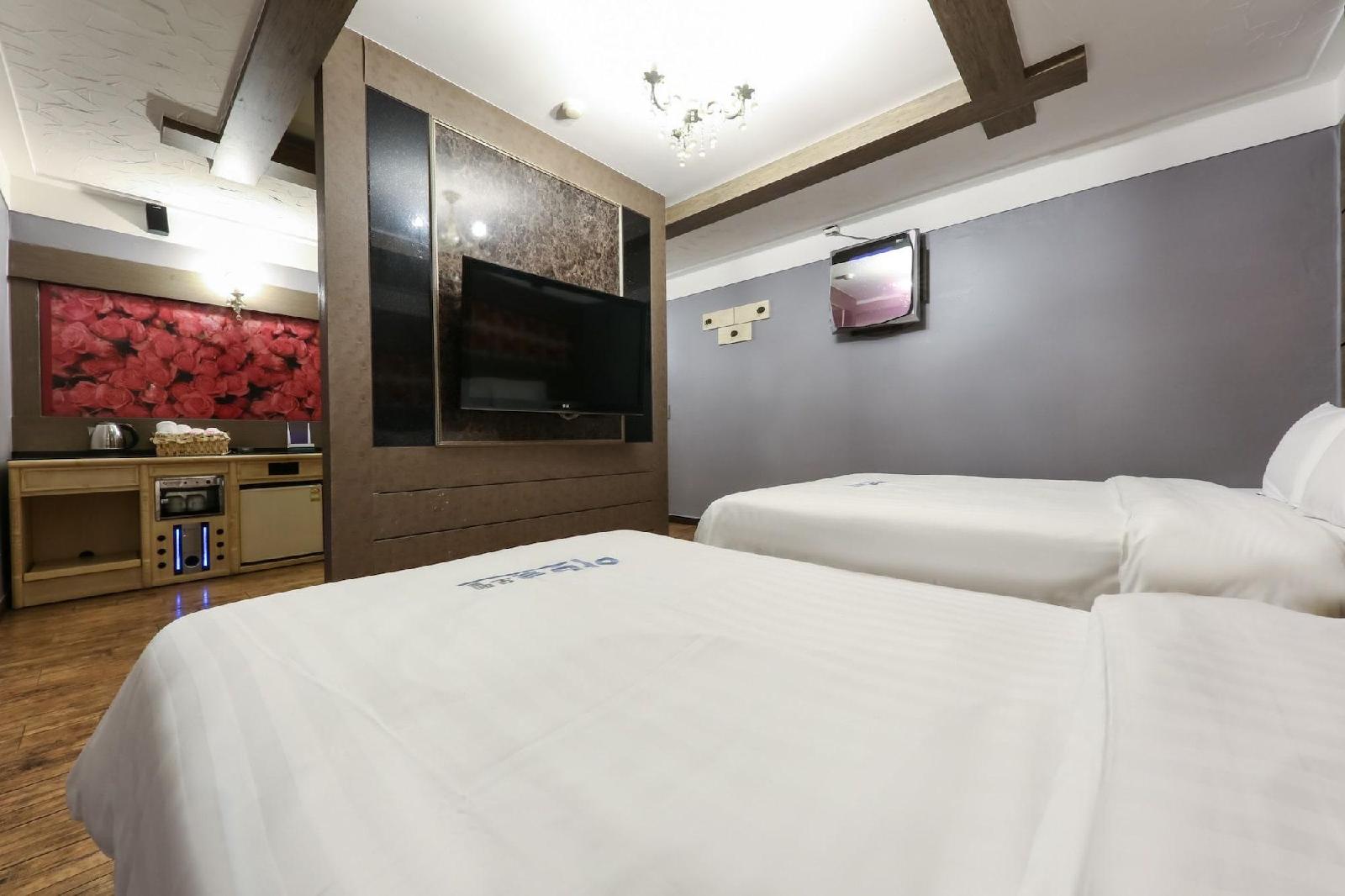 Amore Motel