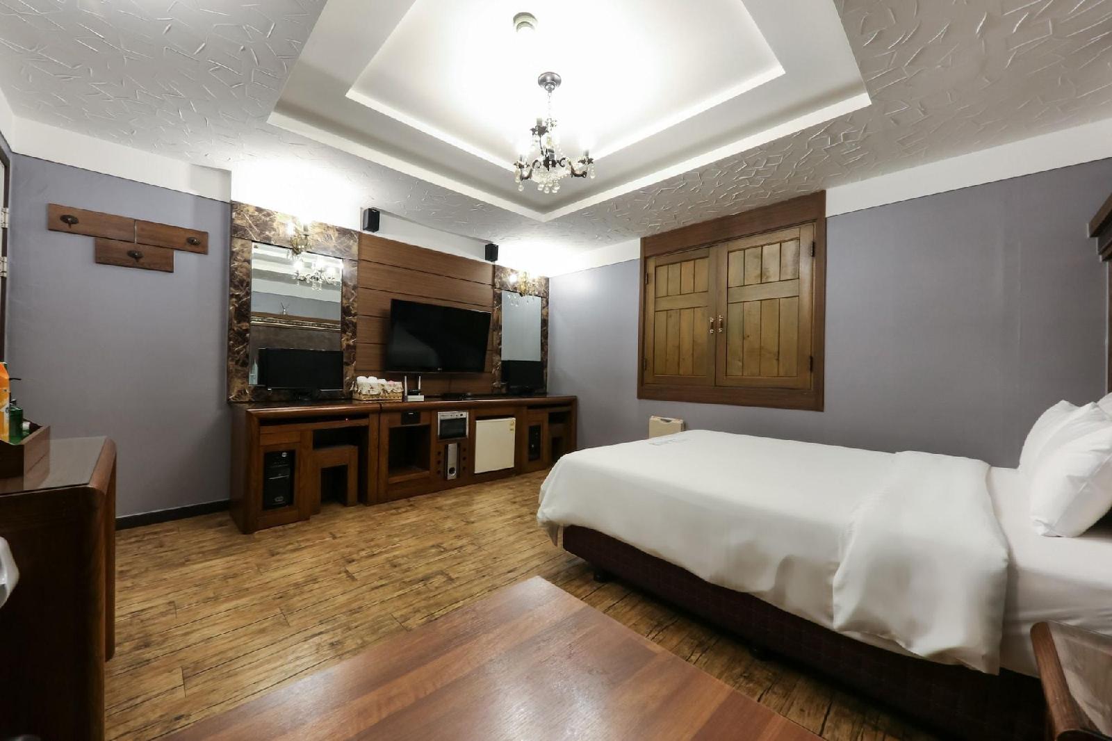Amore Motel