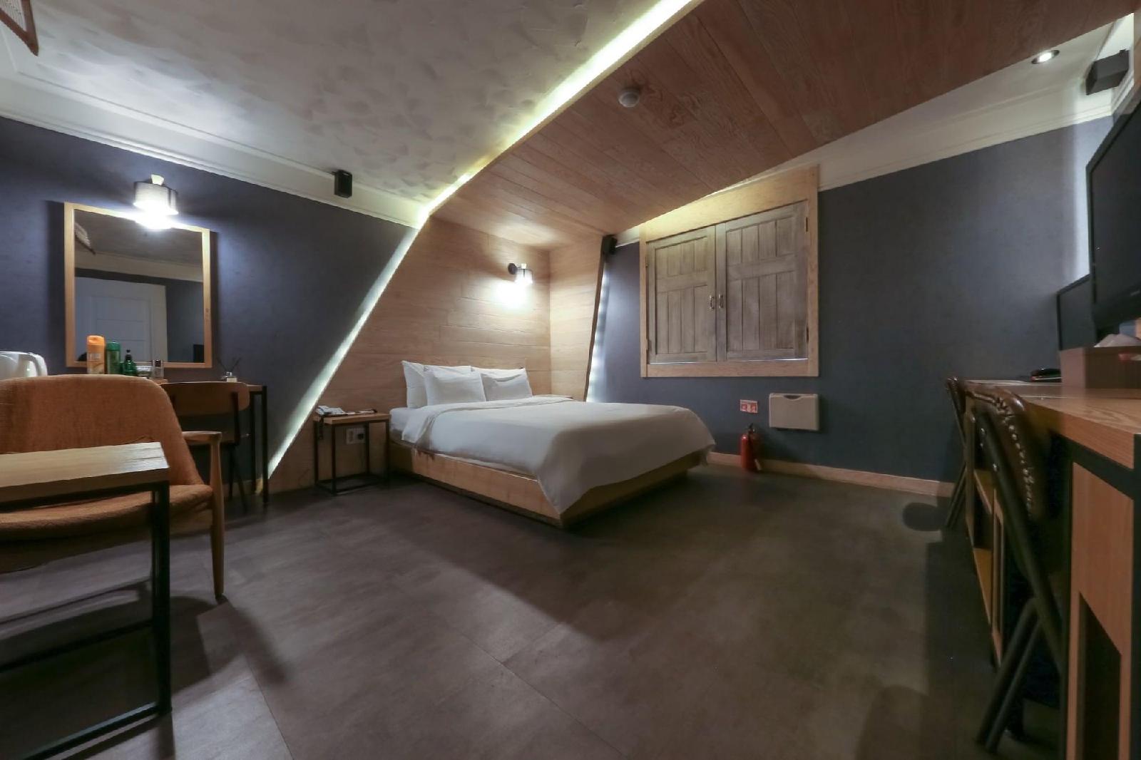 Amore Motel