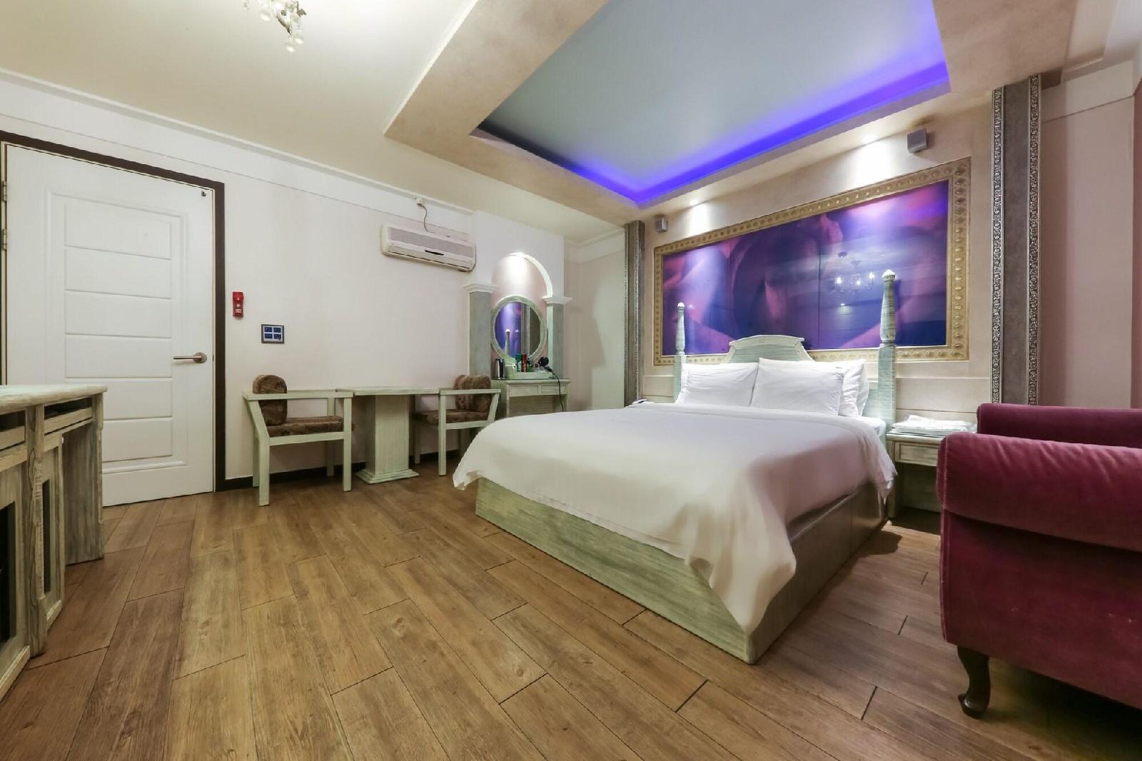 Amore Motel