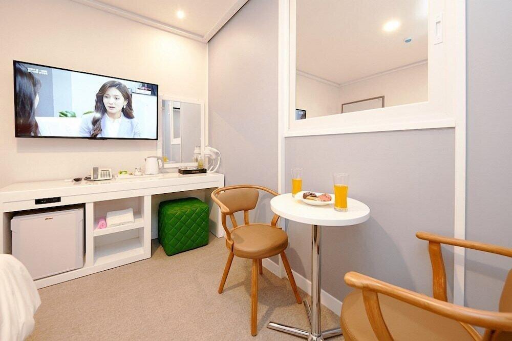 K Pop Hotel