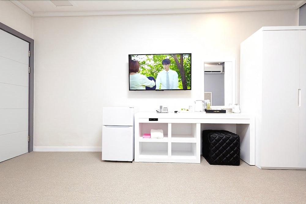 K Pop Hotel