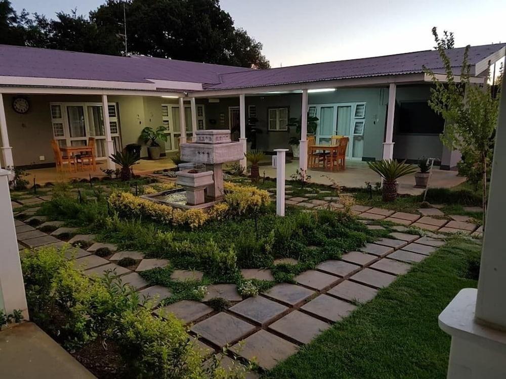 Graceland Guesthouse