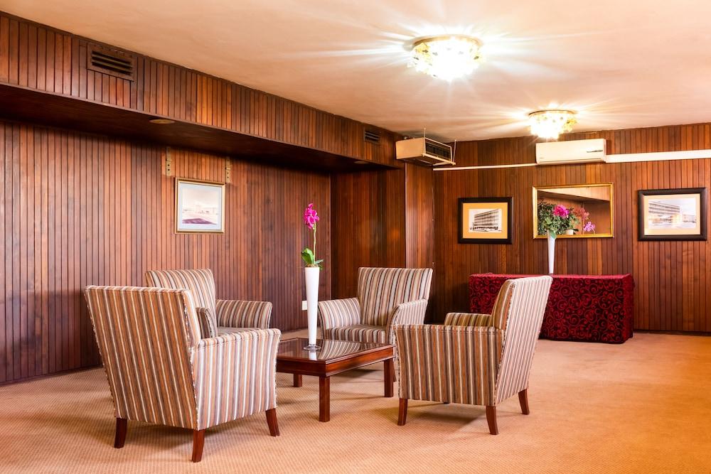 Elgro Hotel