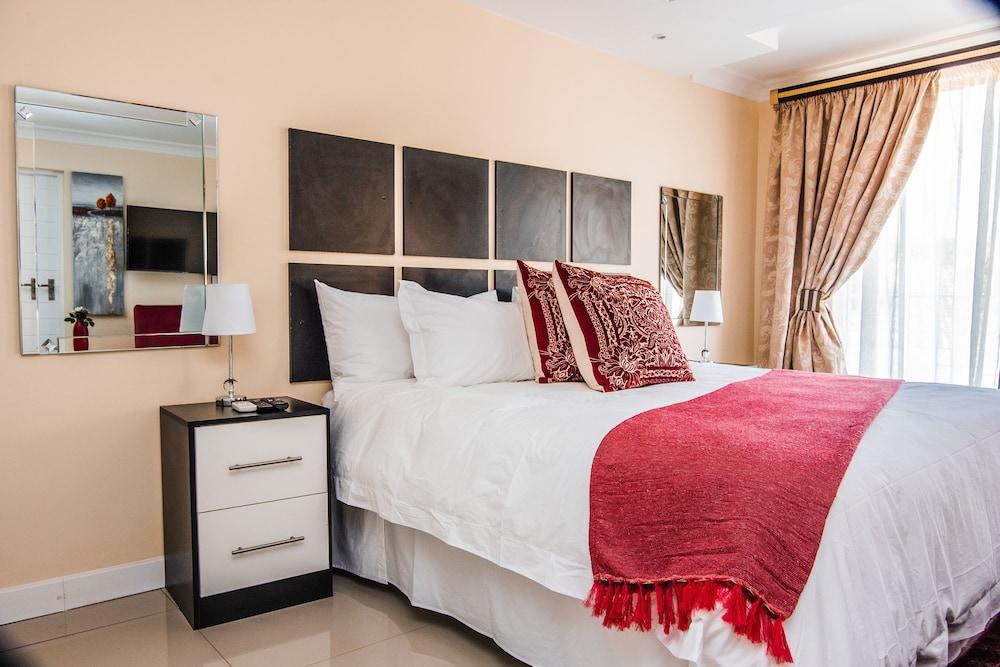 Royal Hills Lodge And Spa