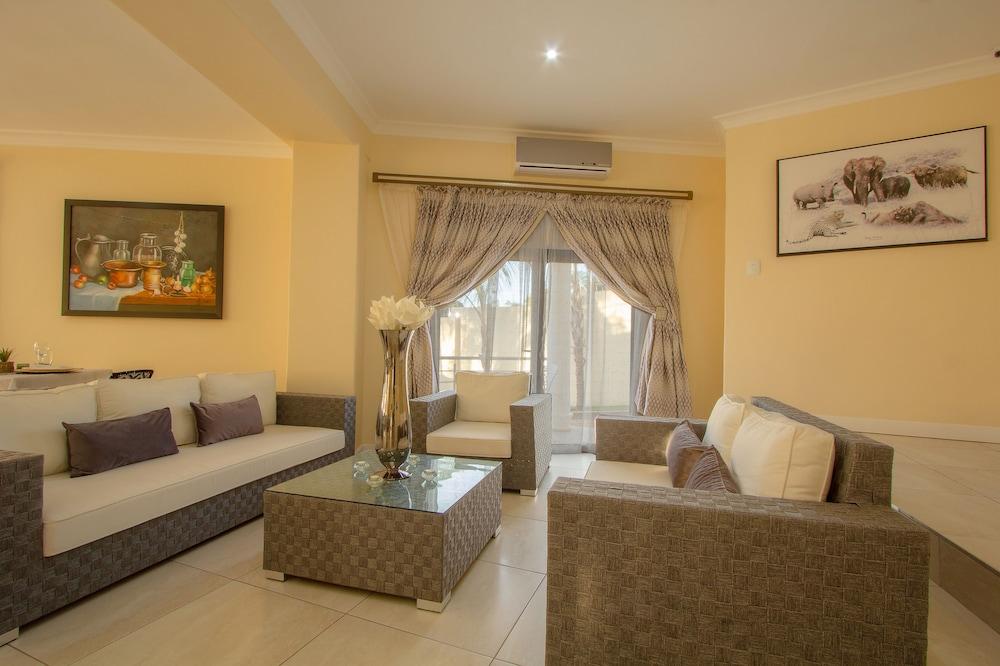 Royal Hills Lodge And Spa
