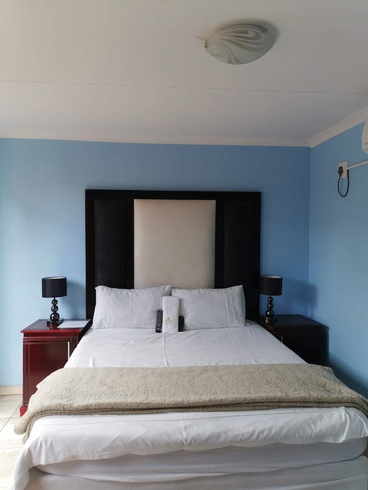 Thavhani Guest House