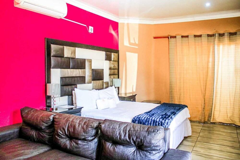 Thavhani Guest House