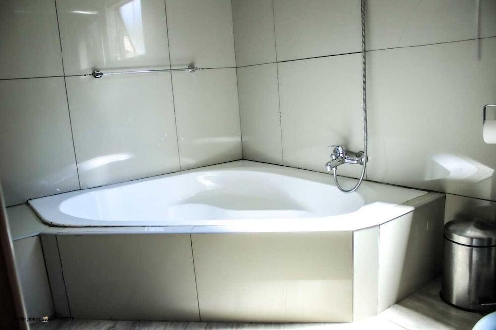 Thavhani Guest House