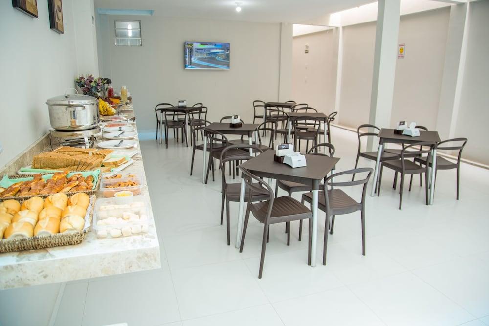 Hotel E Pousada Flor Do Jua