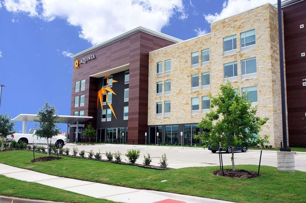 La Quinta Inn & Suites by Wyndham Terrell