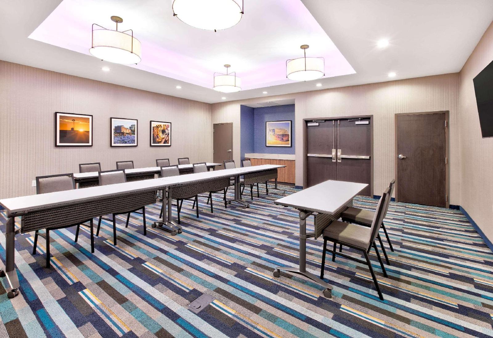 La Quinta Inn & Suites by Wyndham Terrell