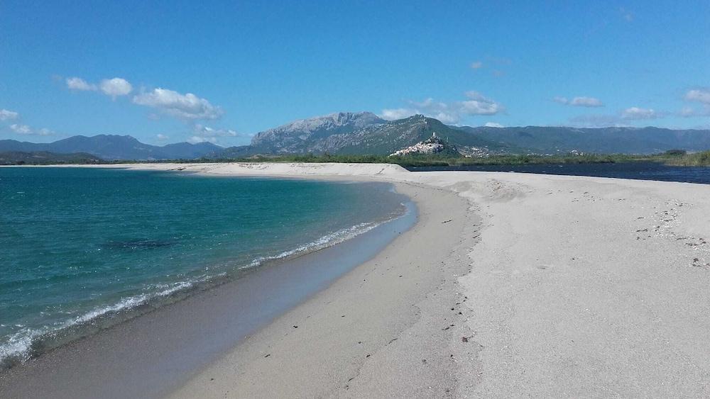 S'arena Beach