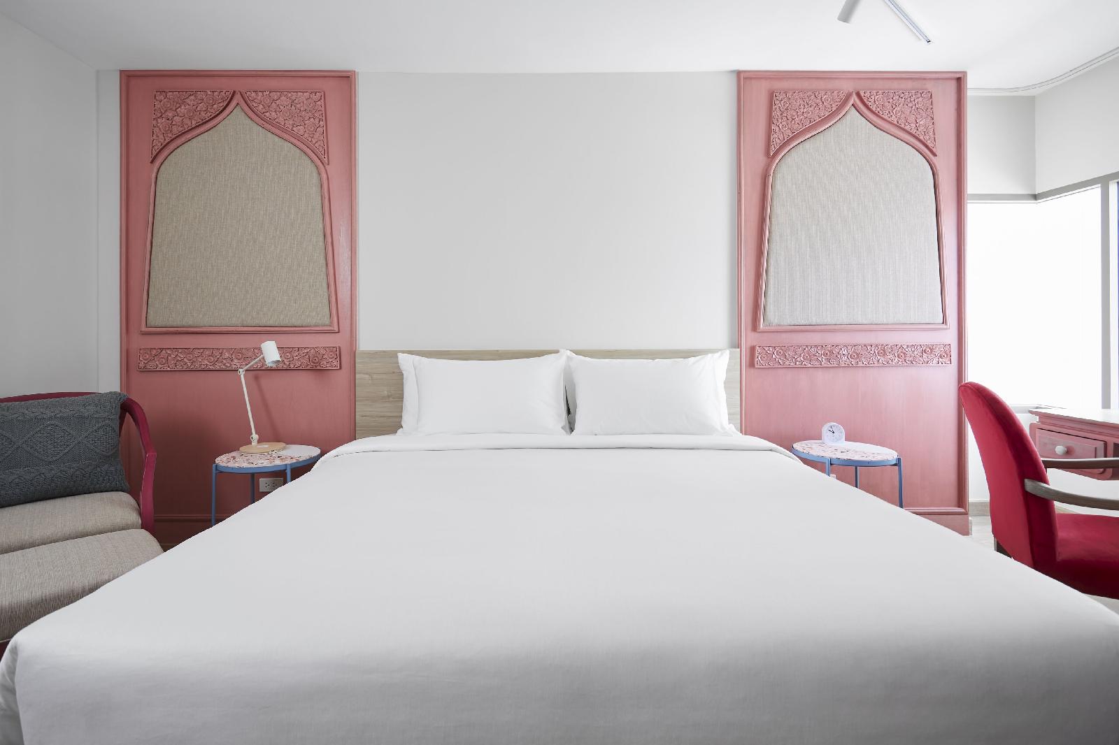 56 Surawong Hotel
