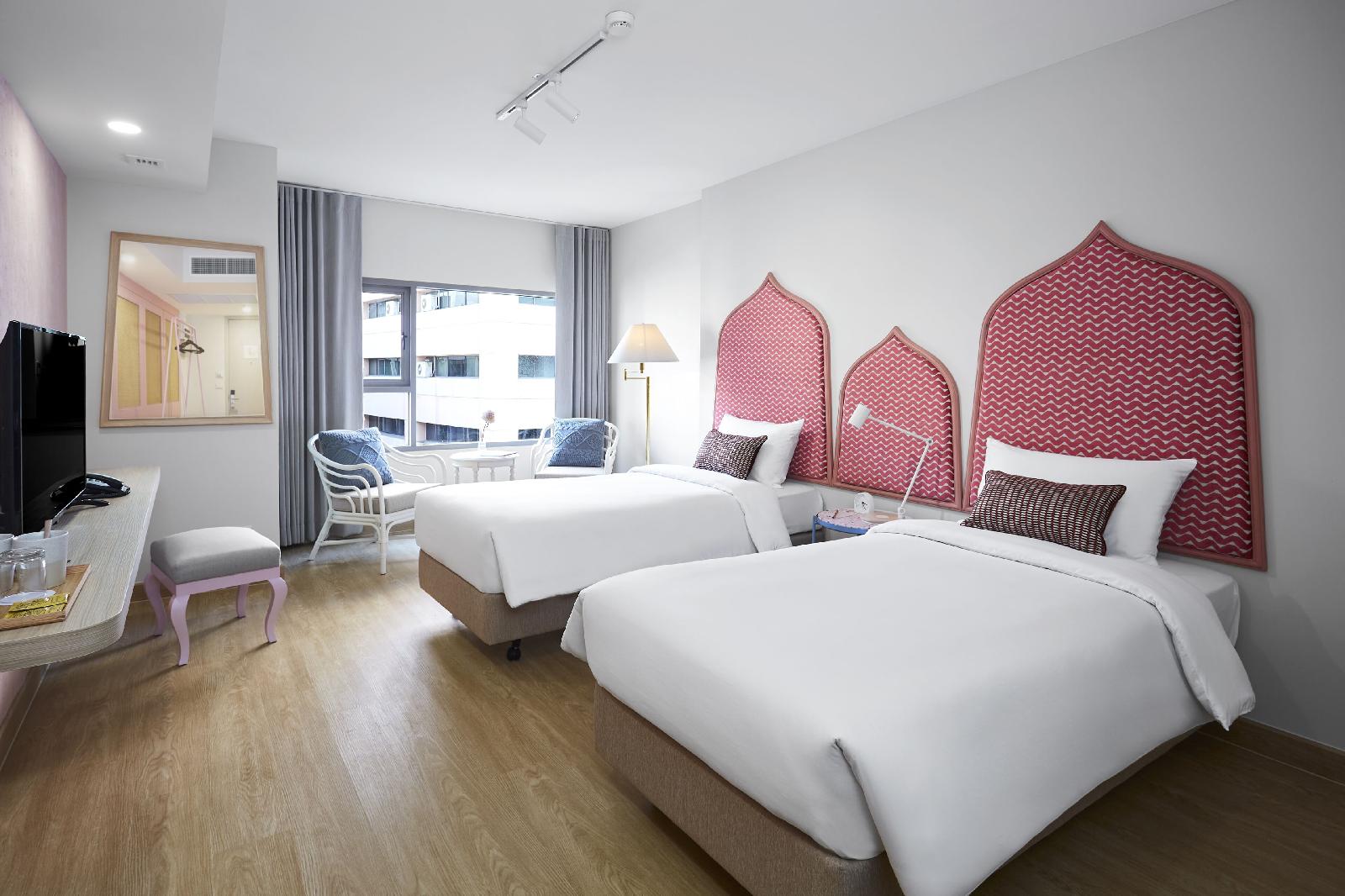 56 Surawong Hotel