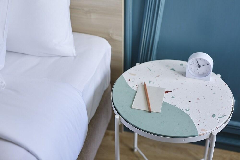56 Surawong Hotel