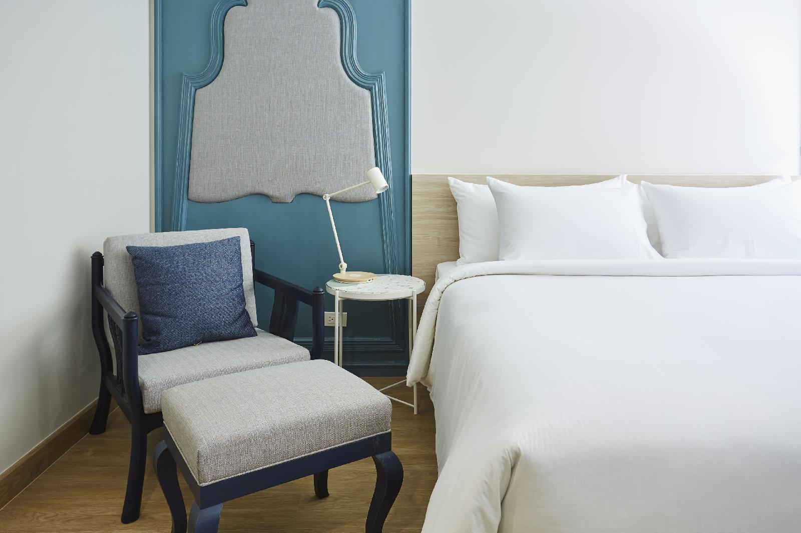 56 Surawong Hotel