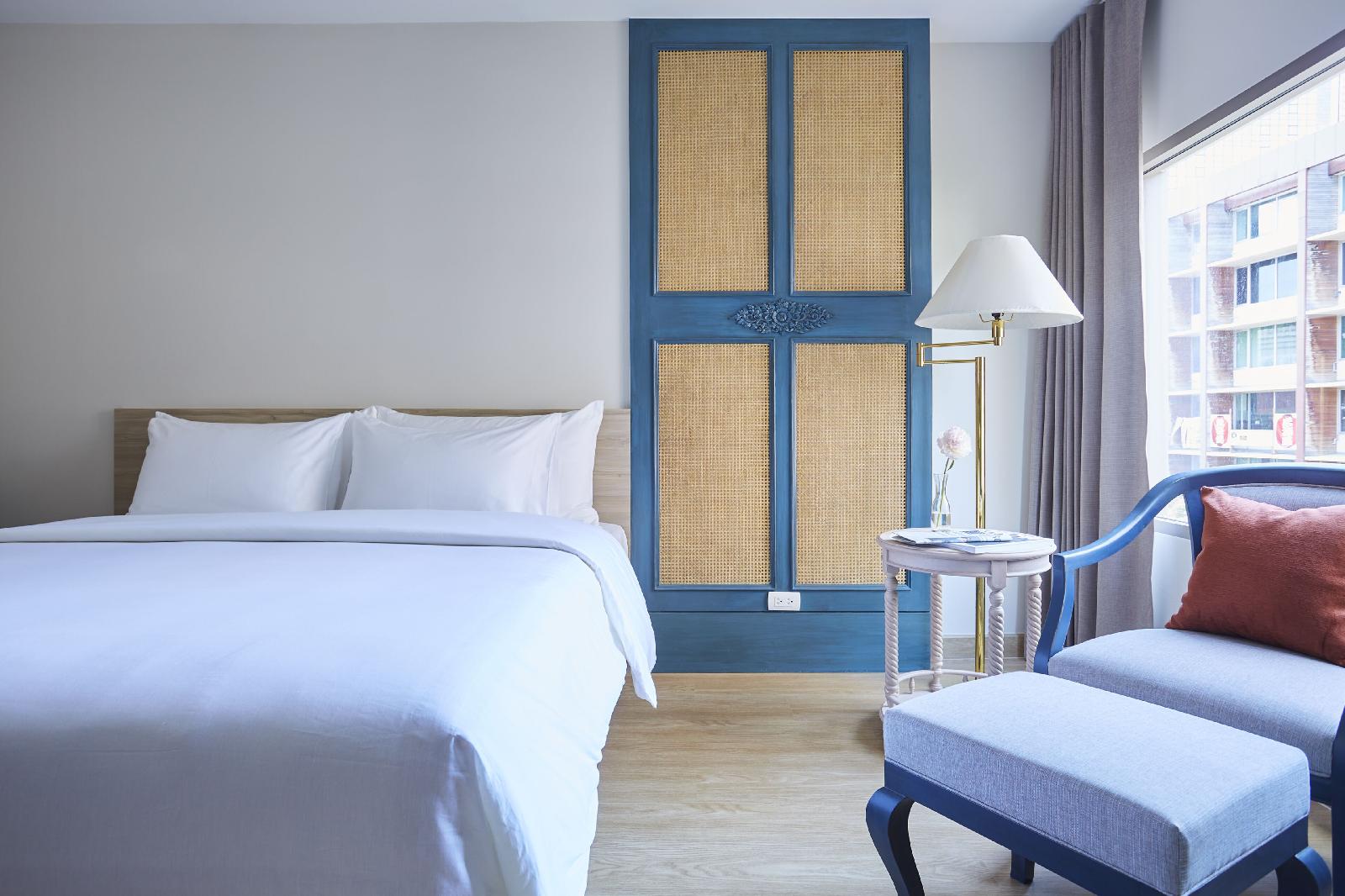 56 Surawong Hotel