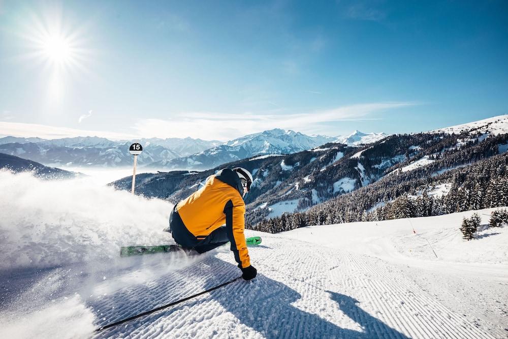 Aurora Mountain Chalet by Alpin Rentals