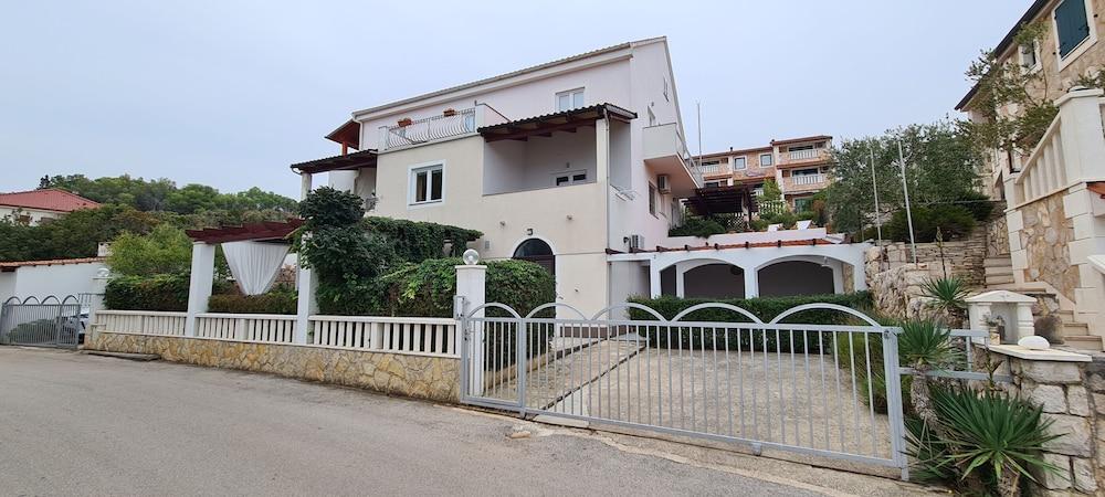 Apartment Nikola