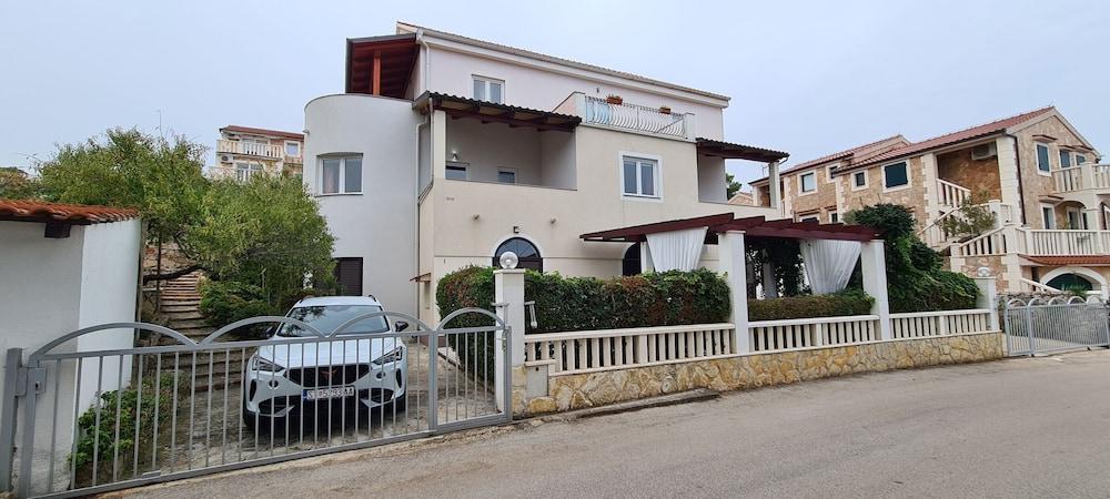 Apartment Nikola