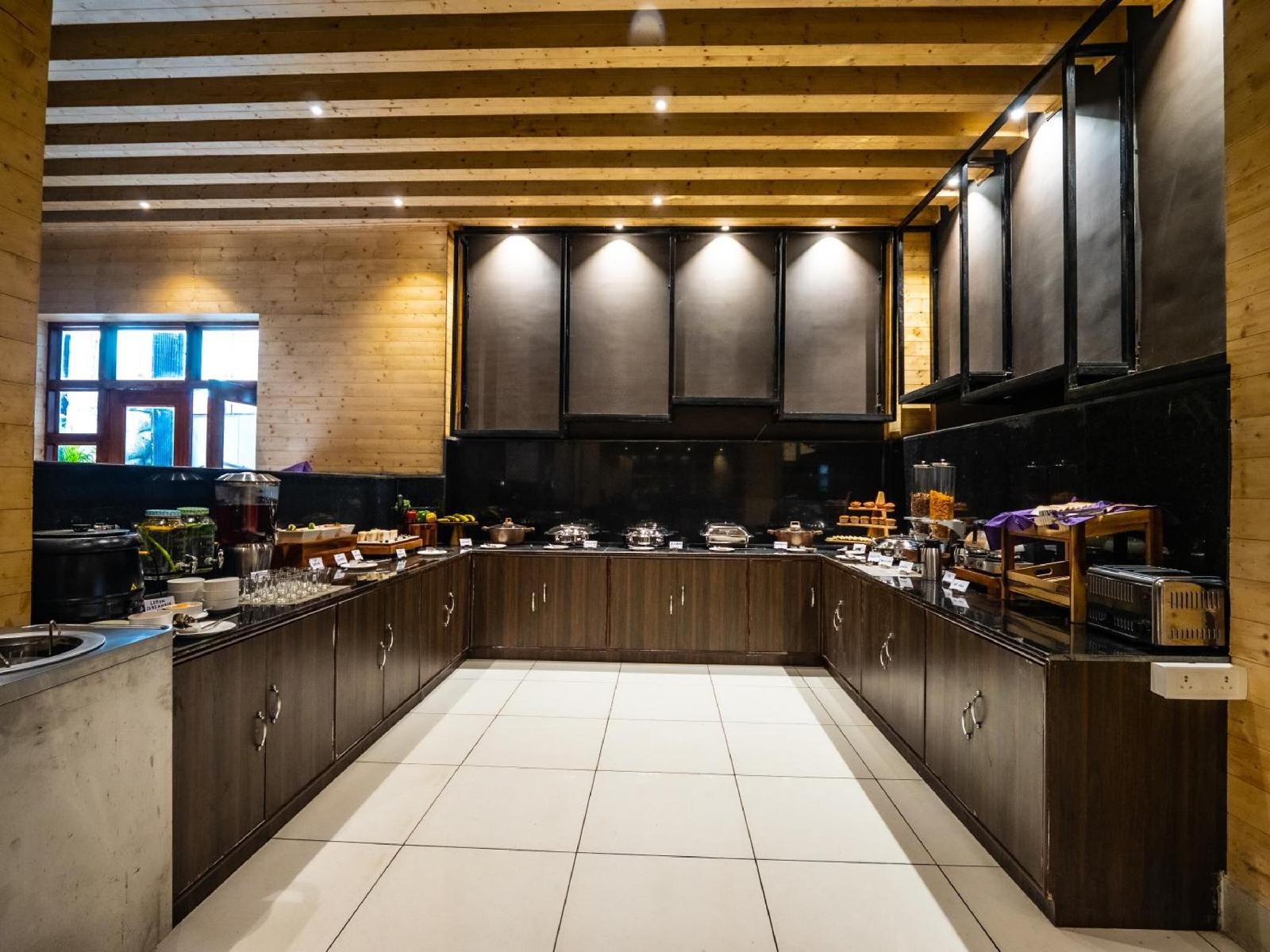 Shangrila Suites & Spa by Sumi Yashshree