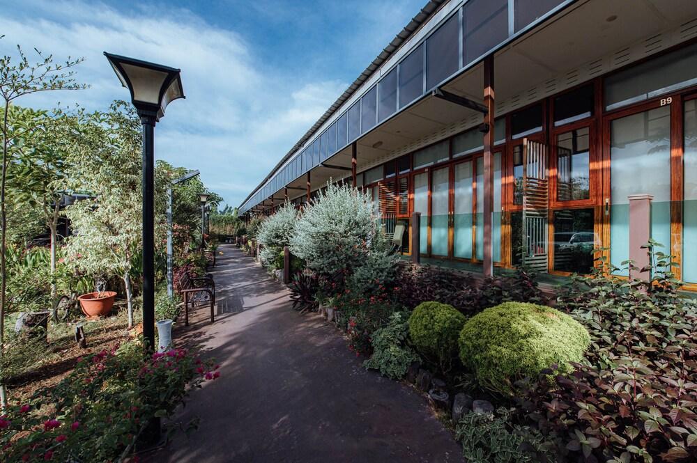 Chan's Smart Living Inn