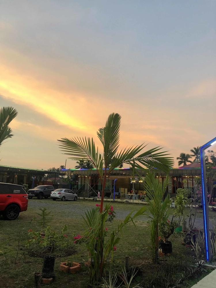 Chan's Smart Living Inn