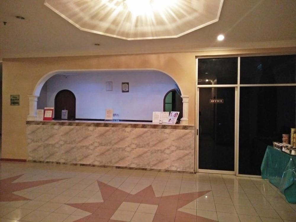 Golden Palms Hotel