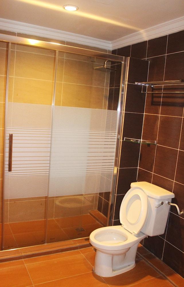Golden Palms Hotel